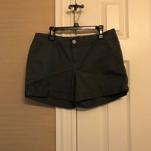Chino charcoal gray shorts